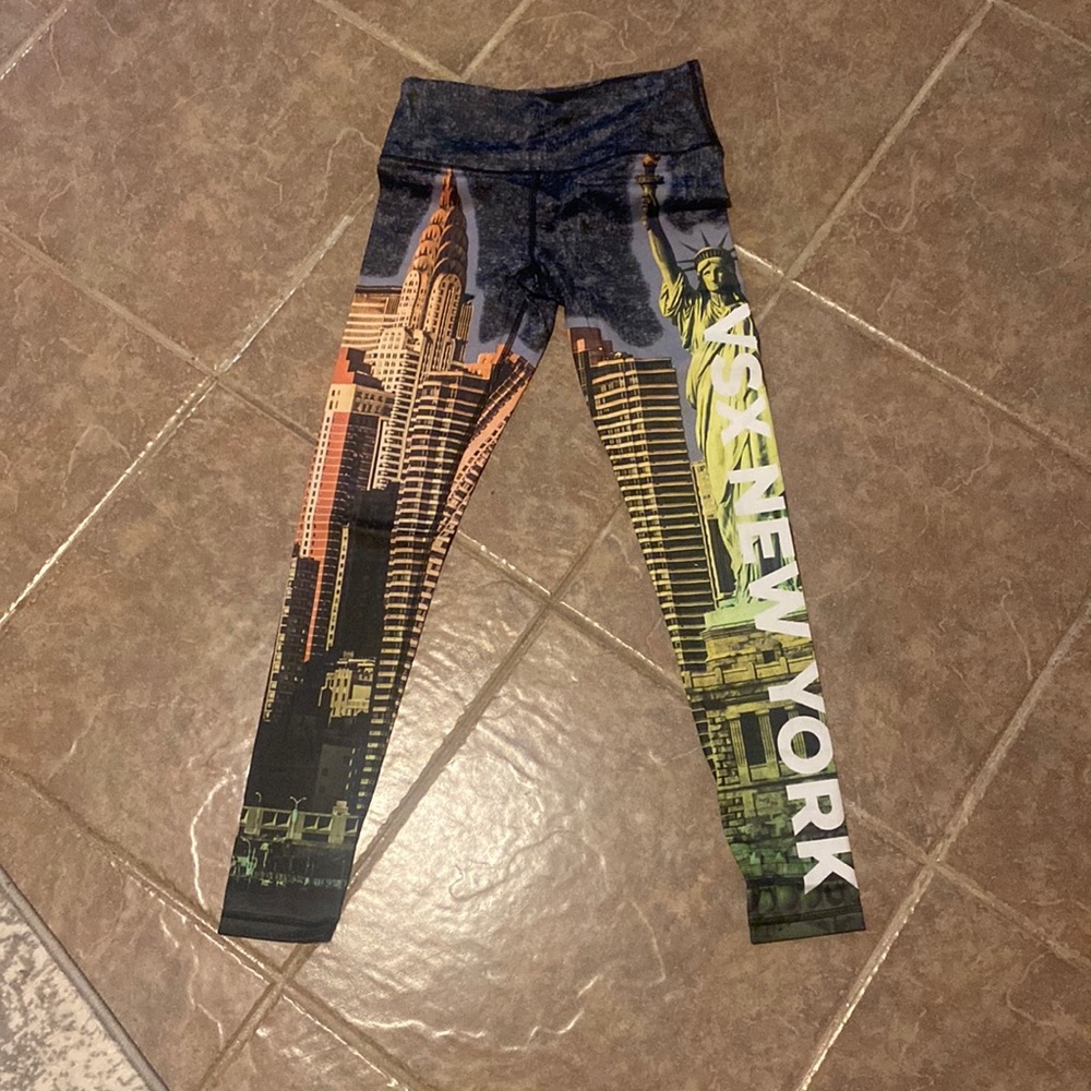 Rare Victoria’s Secret New York VSX legging